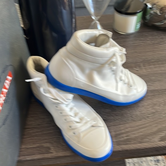 Prada high-tops sneakers - Picture 2 of 4